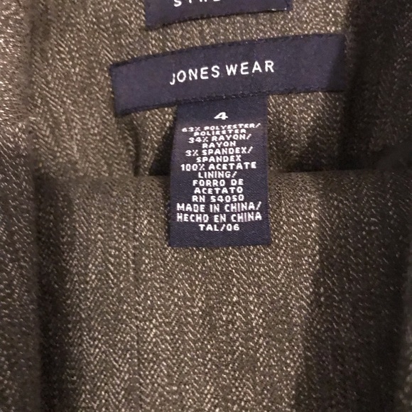 Ladies pant suit - Picture 2 of 2